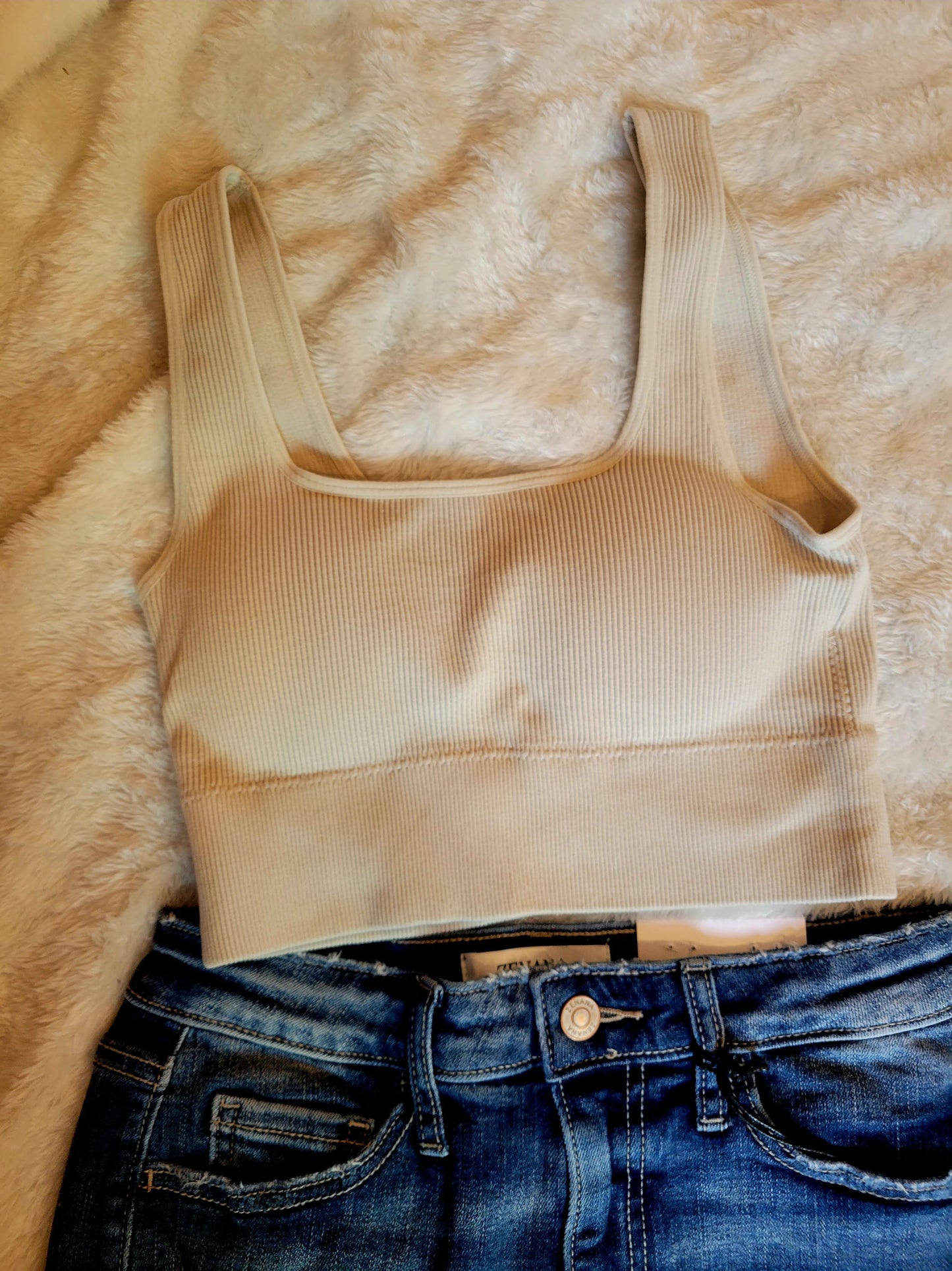 SHELLY RIBBED CROP