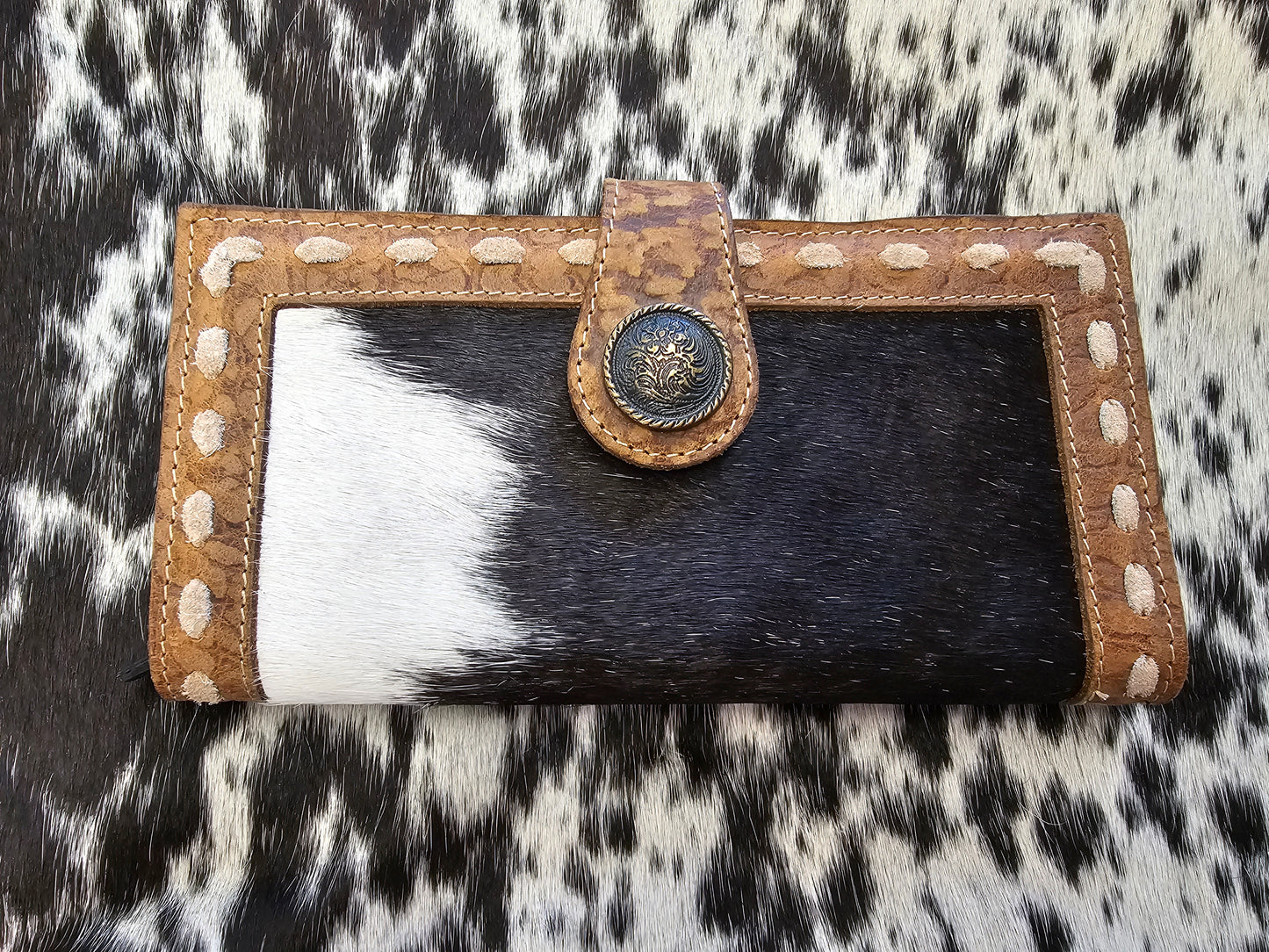 Stitched Cowhide Clasp Wallet